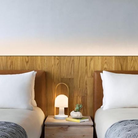 1 Hotel Торонто Екстериор снимка