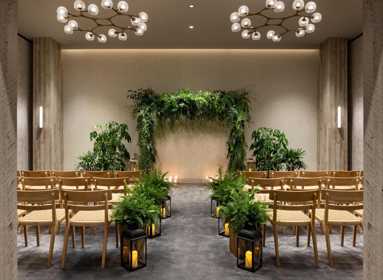 1 Hotel Торонто Екстериор снимка