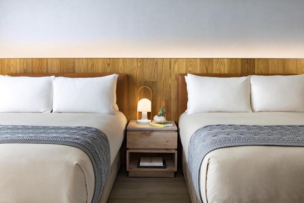 1 Hotel Торонто Екстериор снимка