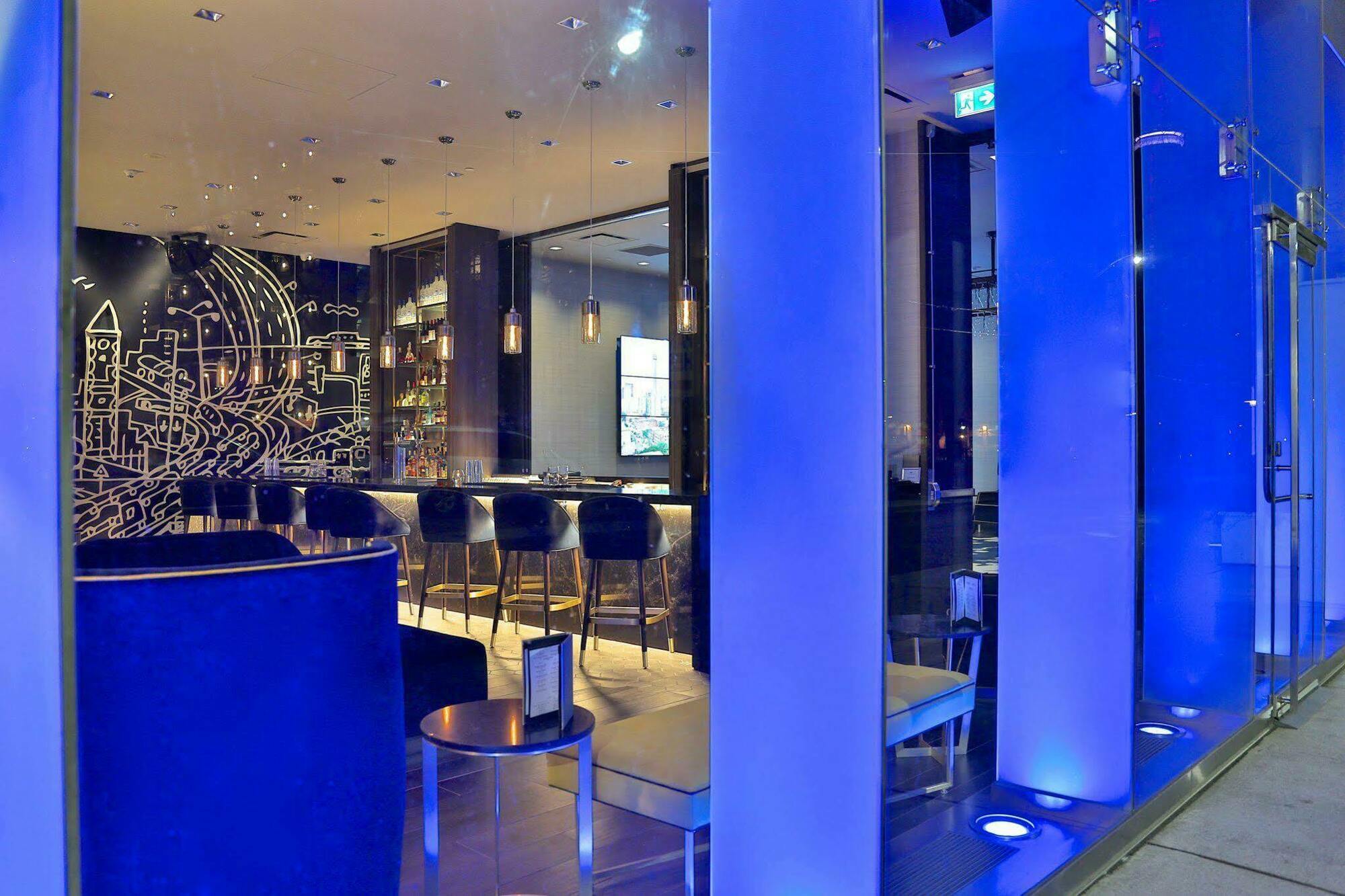 1 Hotel Торонто Екстериор снимка